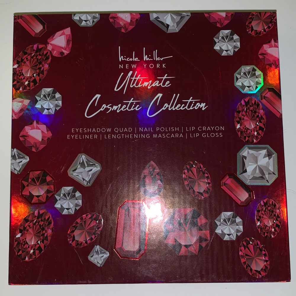 Nicole Miller Ultimate Cosmetic Collection - Picture 4 of 10
